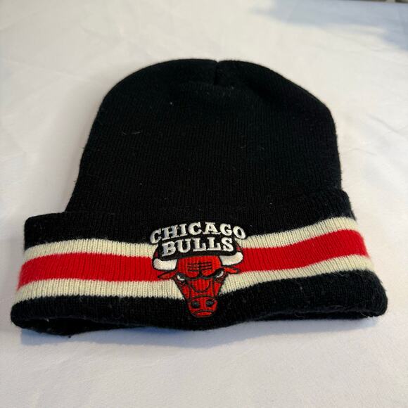 Vintage Chicago Bulls LOGO 7 Winter Beanie NBA Official Licensed One Size 90's - Picture 2 of 4
